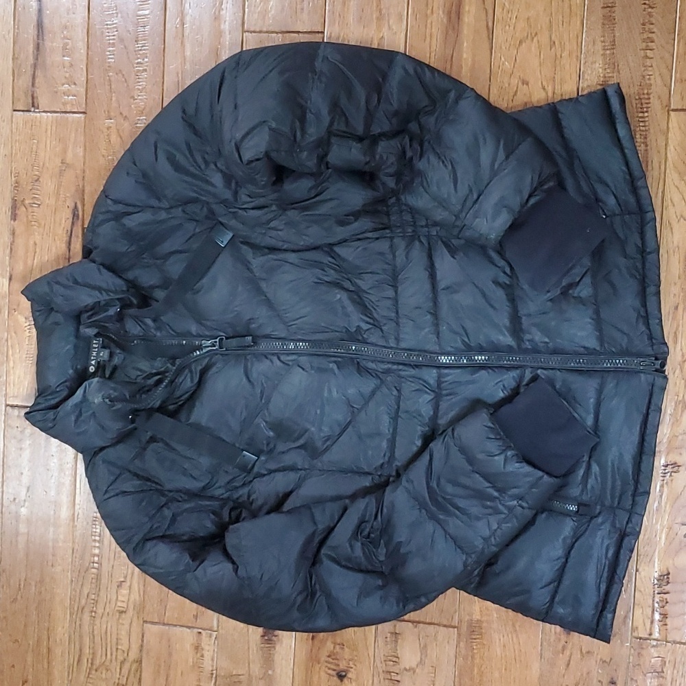 Athleta Banner Peak Down Black Puffer Jacket
